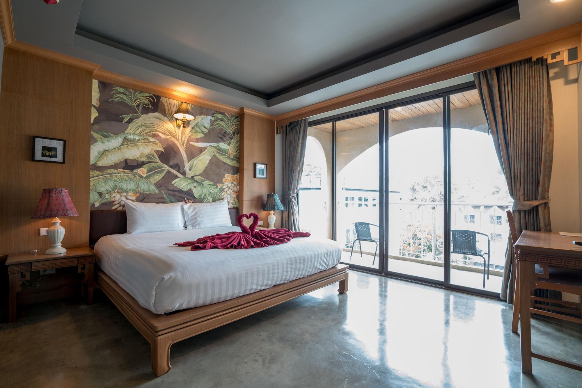Minatale Phuket Hotel Patong Buitenkant foto