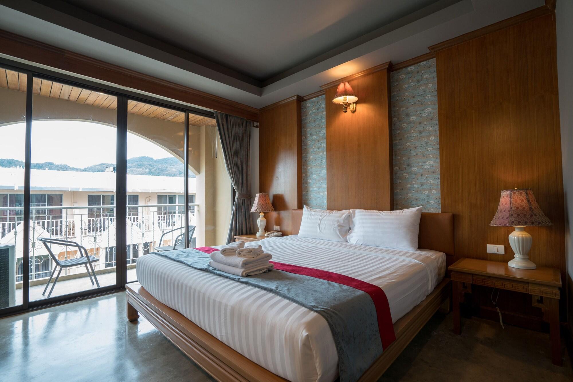 Minatale Phuket Hotel Patong Buitenkant foto