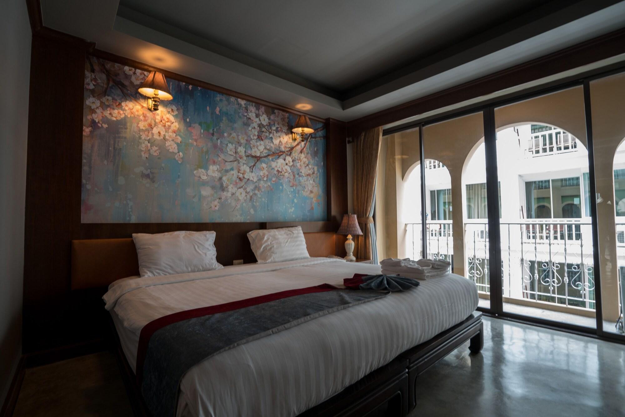 Minatale Phuket Hotel Patong Buitenkant foto