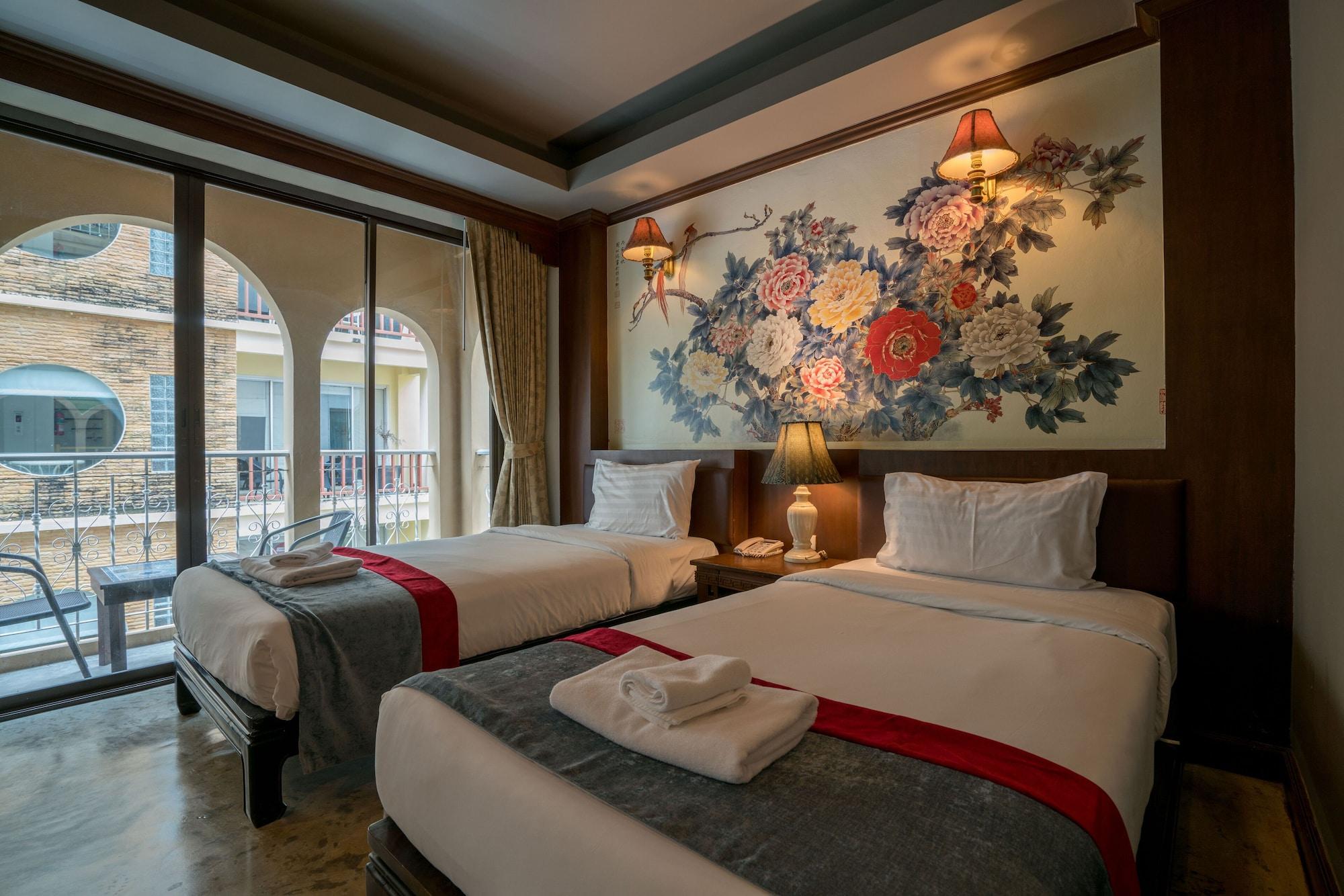 Minatale Phuket Hotel Patong Buitenkant foto