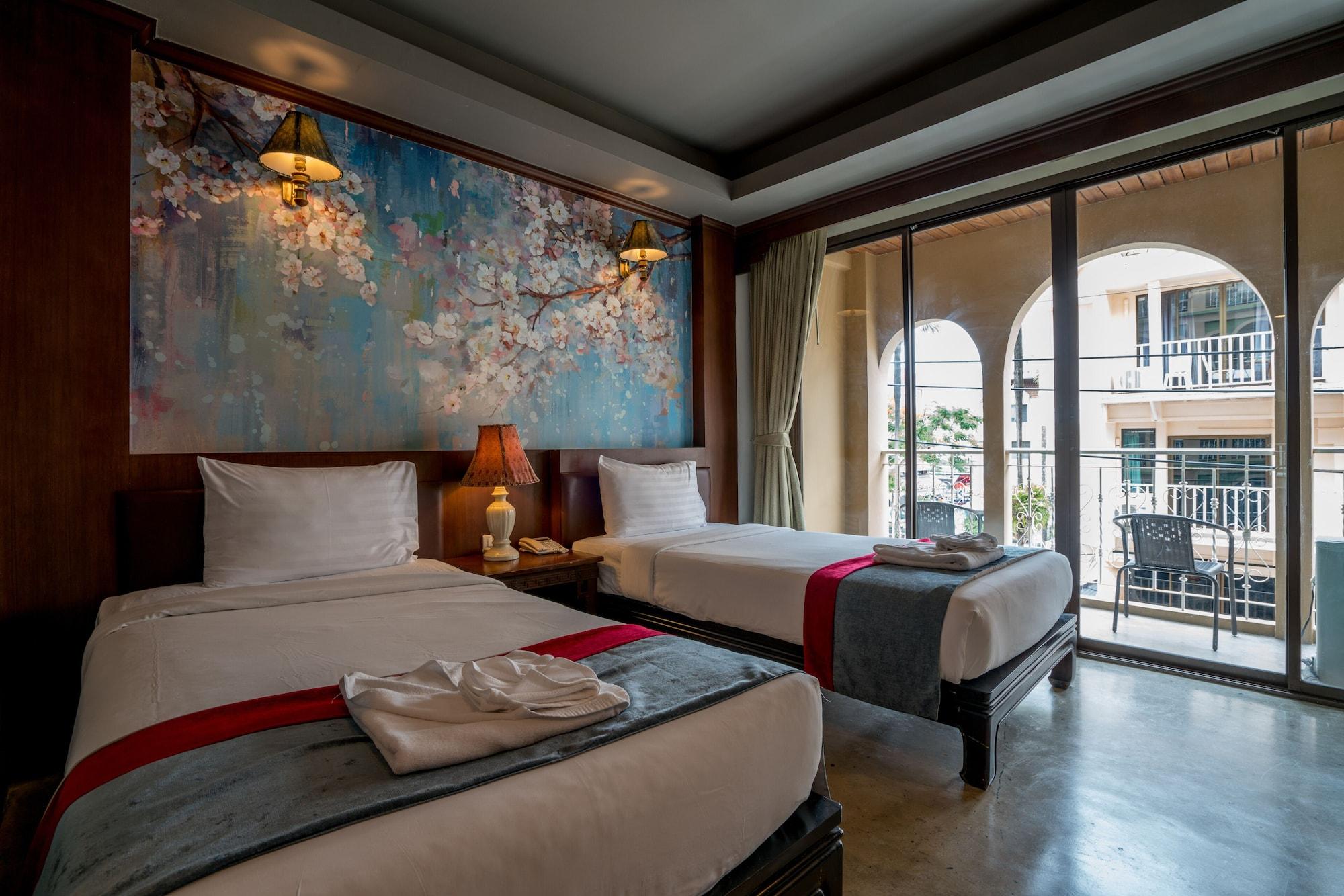 Minatale Phuket Hotel Patong Buitenkant foto