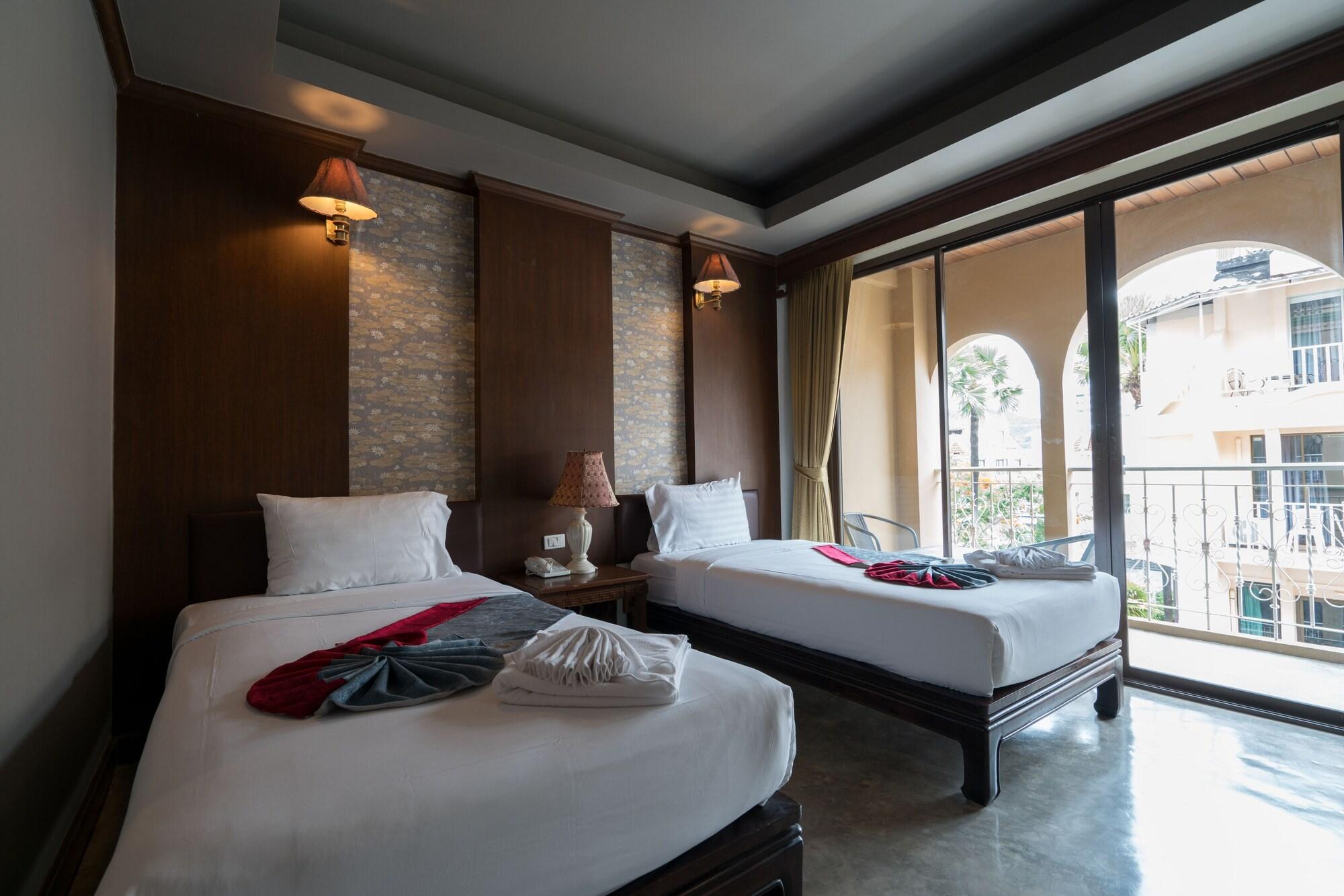 Minatale Phuket Hotel Patong Buitenkant foto