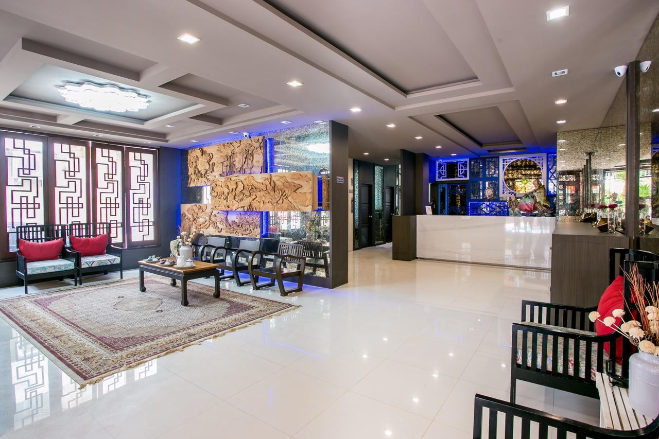 Minatale Phuket Hotel Patong Buitenkant foto