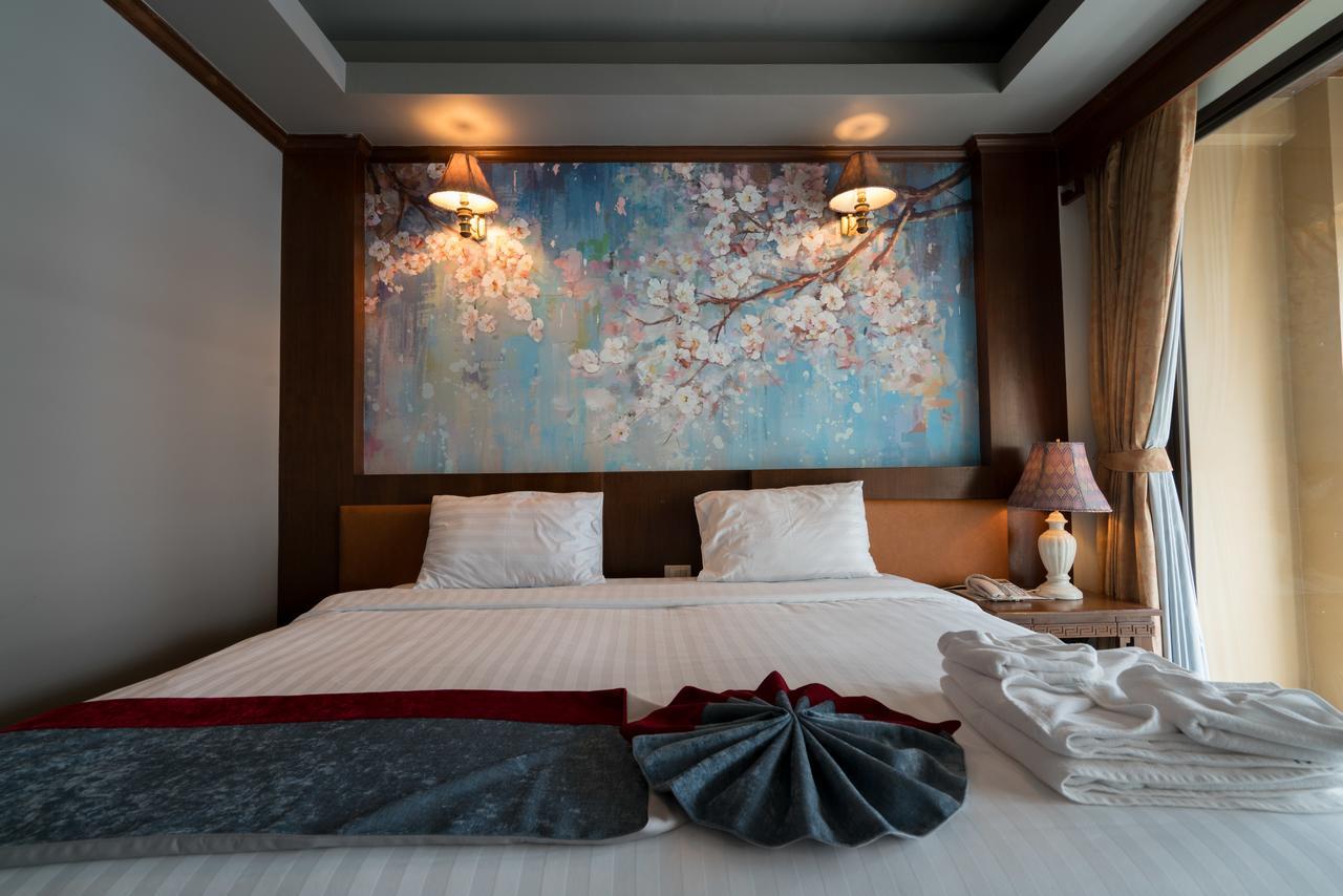 Minatale Phuket Hotel Patong Buitenkant foto