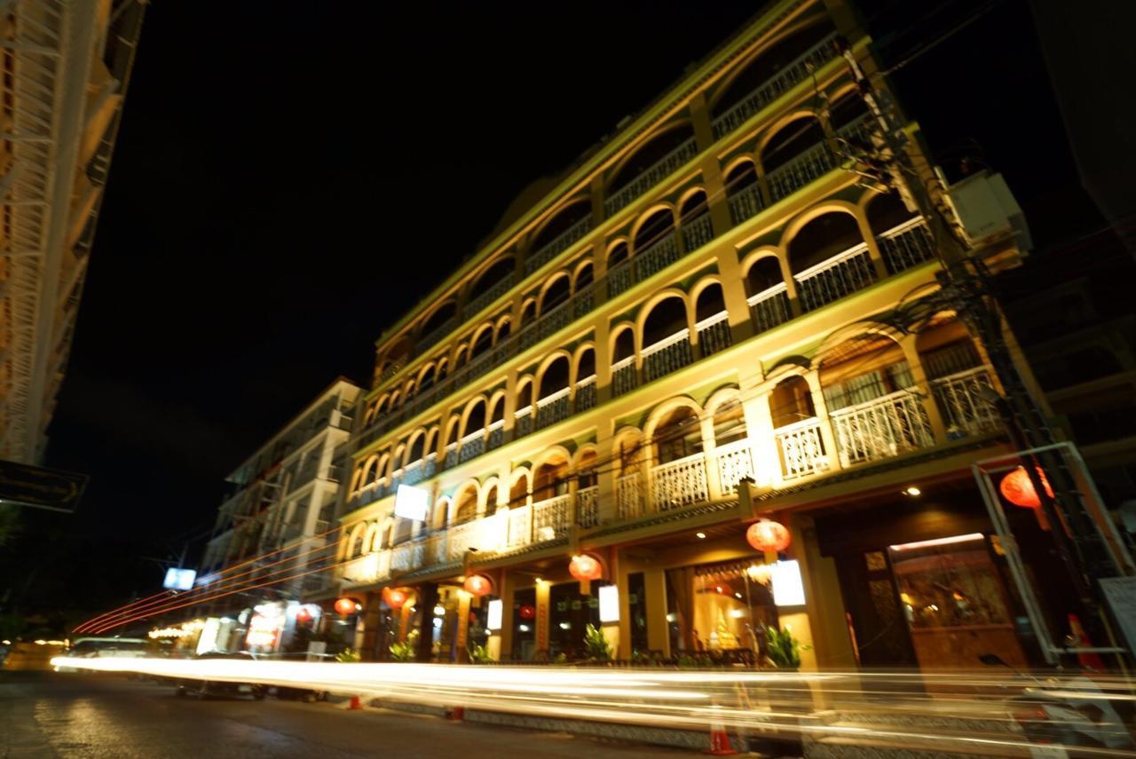 Minatale Phuket Hotel Patong Buitenkant foto