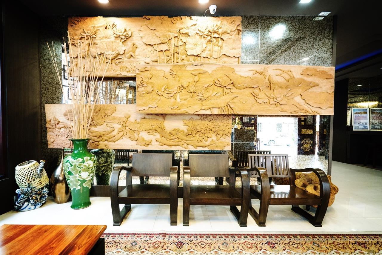 Minatale Phuket Hotel Patong Buitenkant foto