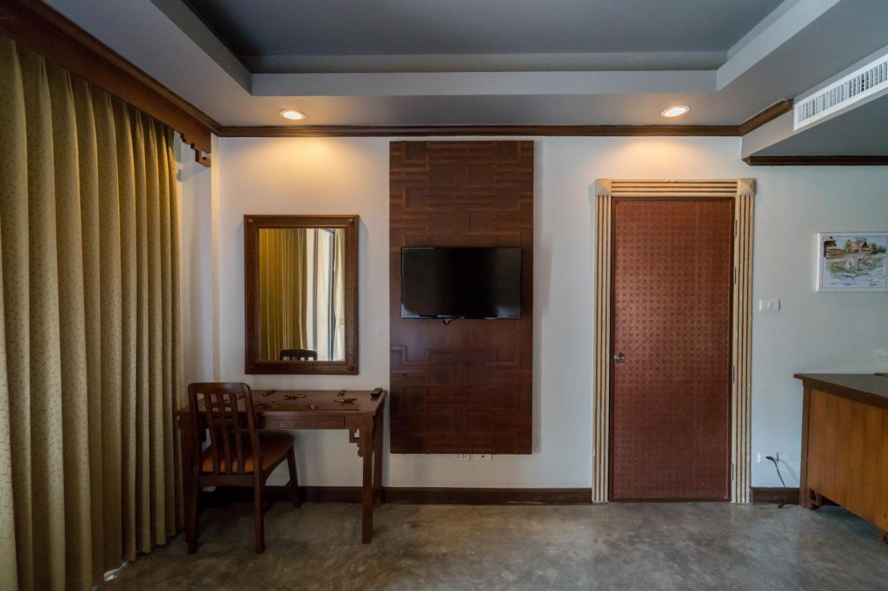 Minatale Phuket Hotel Patong Buitenkant foto