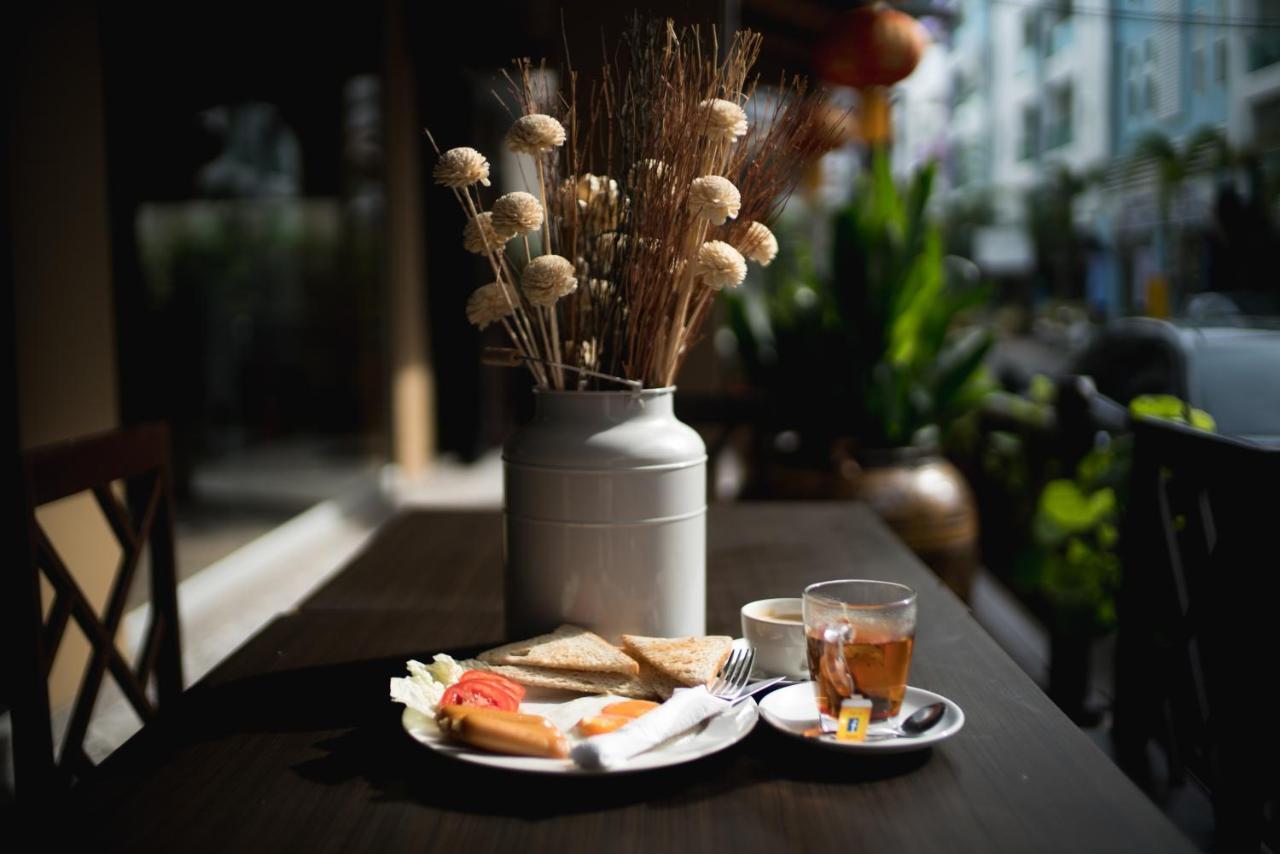 Minatale Phuket Hotel Patong Buitenkant foto