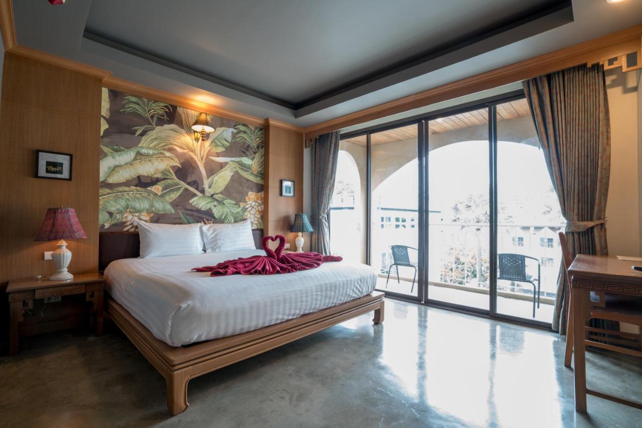 Minatale Phuket Hotel Patong Buitenkant foto